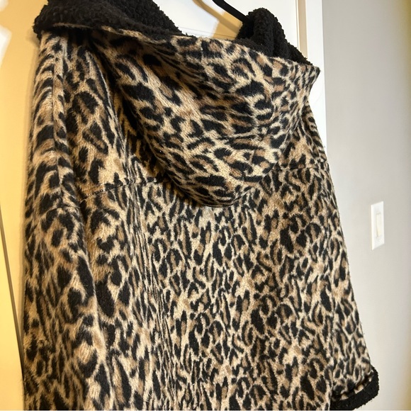 RD STYLE LEOPARD PRINT OVERCOAT WITH HOOD, POCKETS AND BUTTON FRONT SIZE SMALL - Picture 11 of 16
